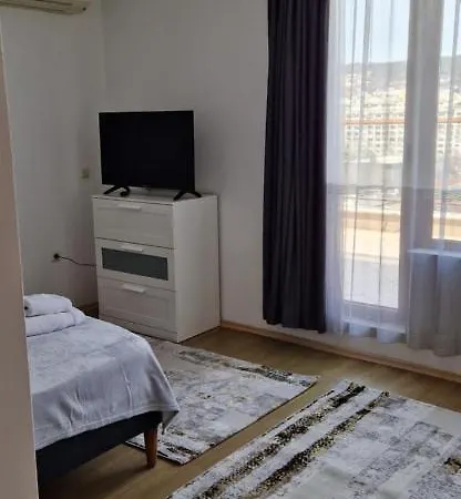 Apartment тони 1 с панорамна морска гледка и паркинг Varna
